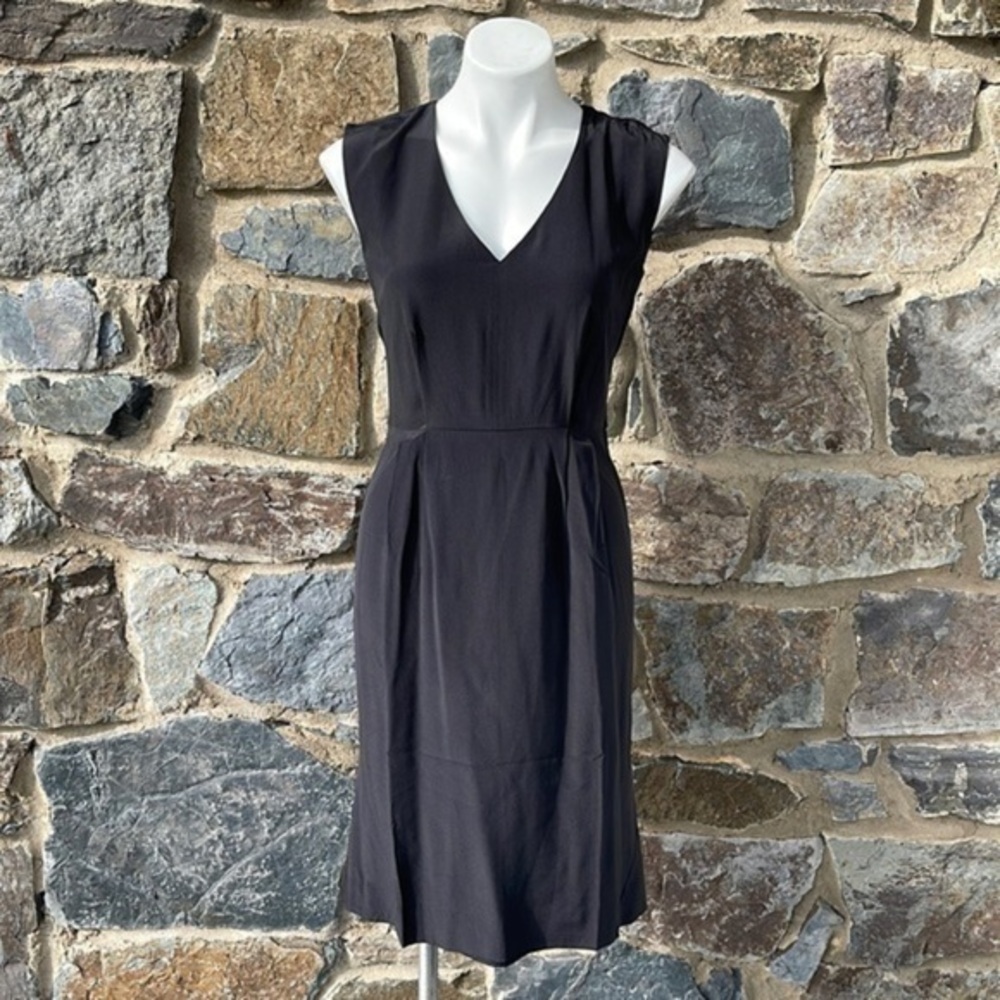 NWT J. Crew V-Neck Sleeveless Silk Knee Length Sheath Dress Black E9824 size 4